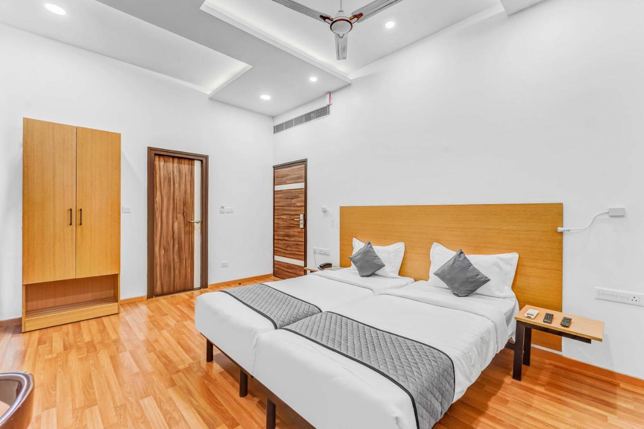 Upar Hotels - T Nagar Chennai Exterior photo